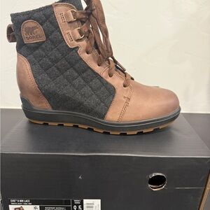 Sorel Women's Tobacco/Black Wedge Boots